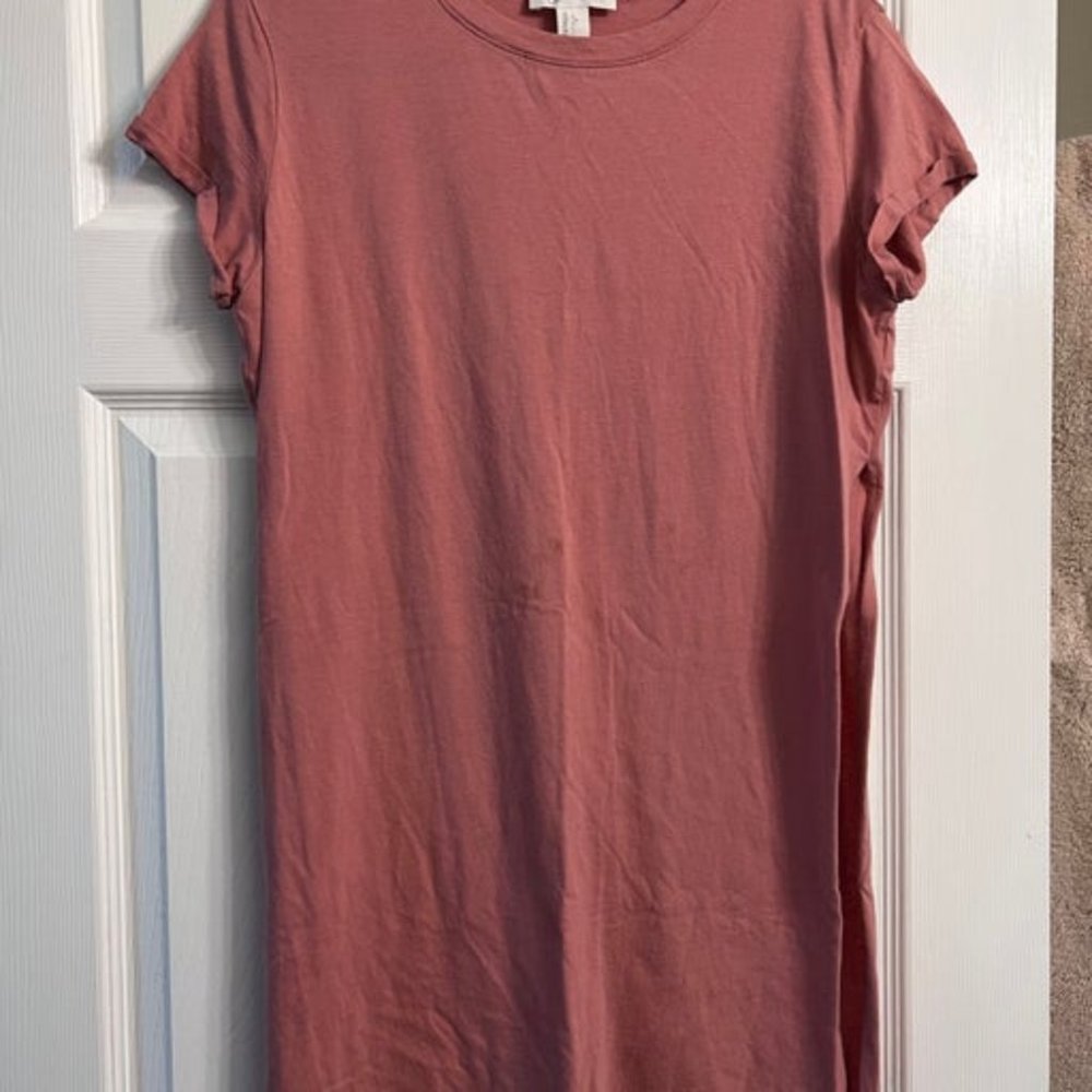 t shirt with slit size large